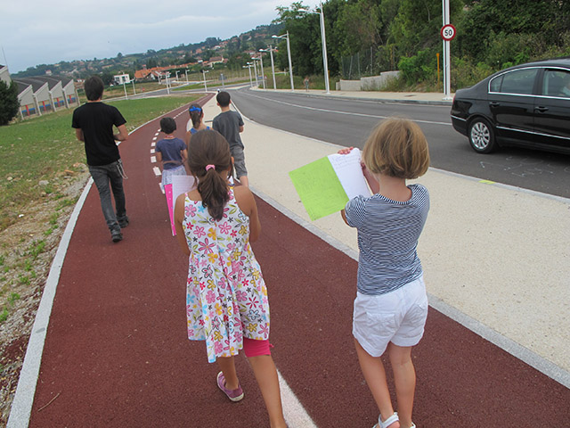 OSMkids caminando.JPG