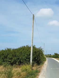 Poteau télécom de suspension