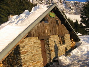 Un refuge en pierre ...