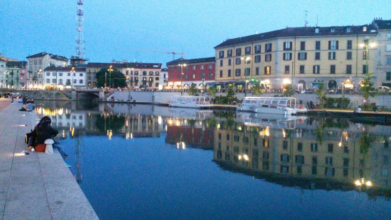 The new Darsena at night. Photo by Alessandro Palmas.