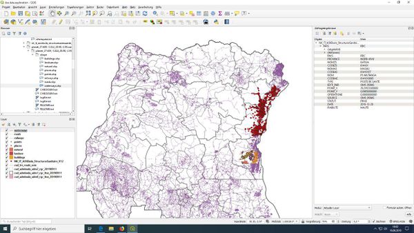 Severin și Nicolas arată studenților în care regiune ar trebui să aibă loc evaluarea cu QGIS.